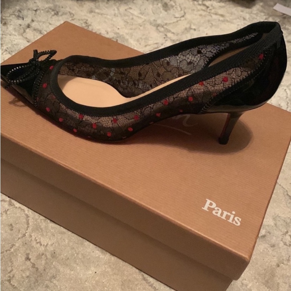 Beautiful and elegant pair of Christian Louboutin
